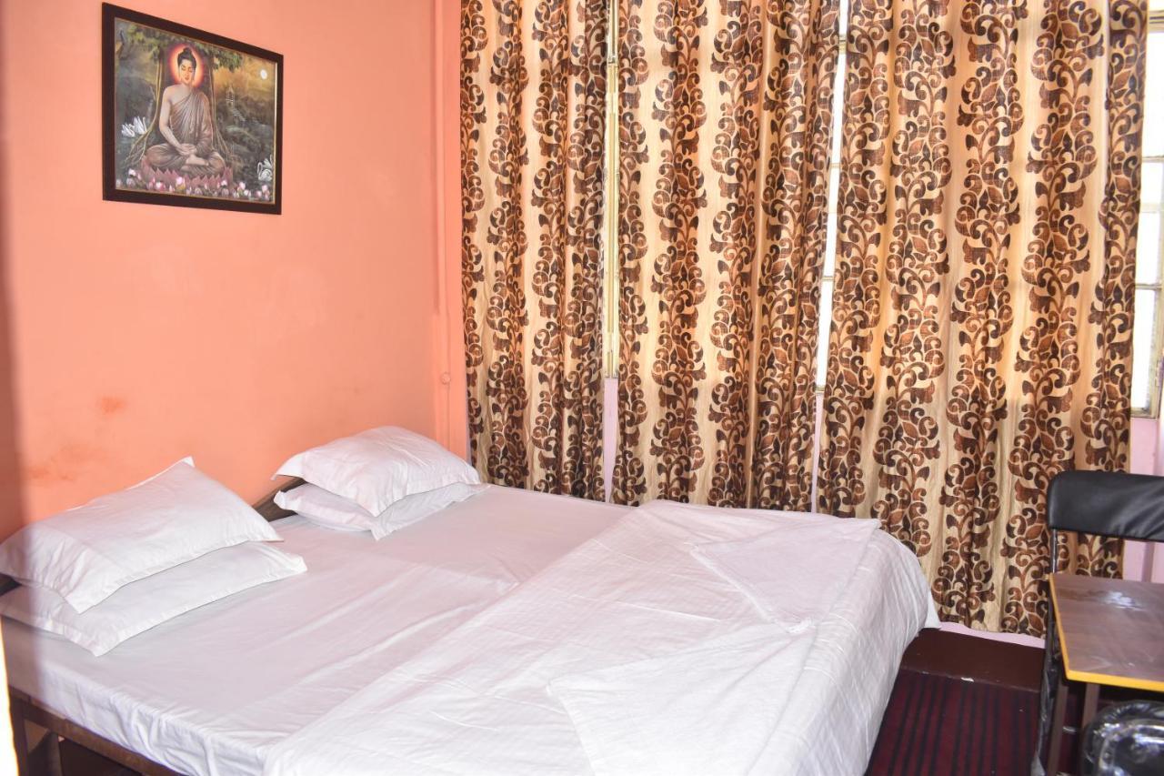Hotel Om Rest House Varanasi Exterior foto